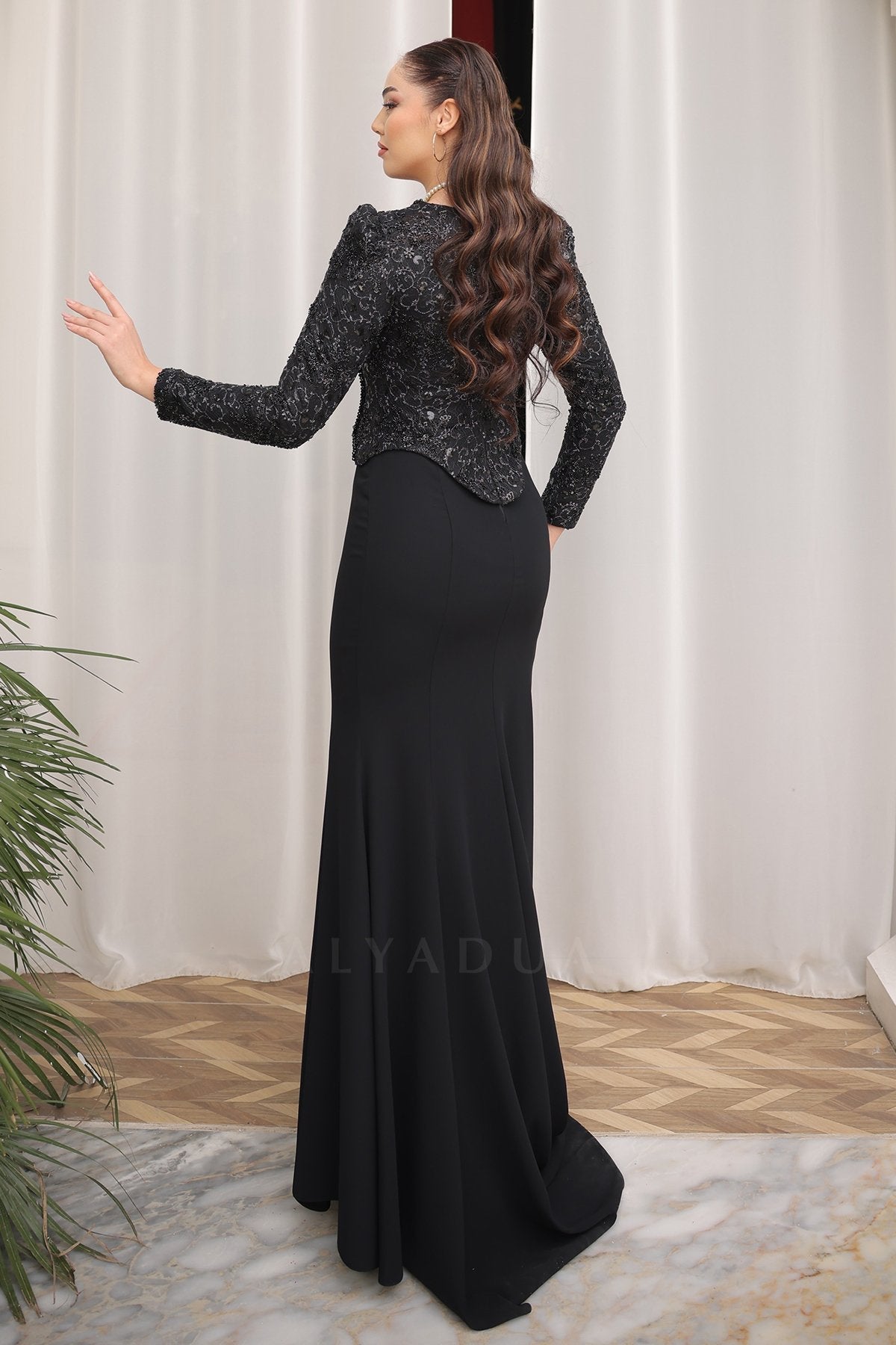 Tanya Abiye - RZTNY1504