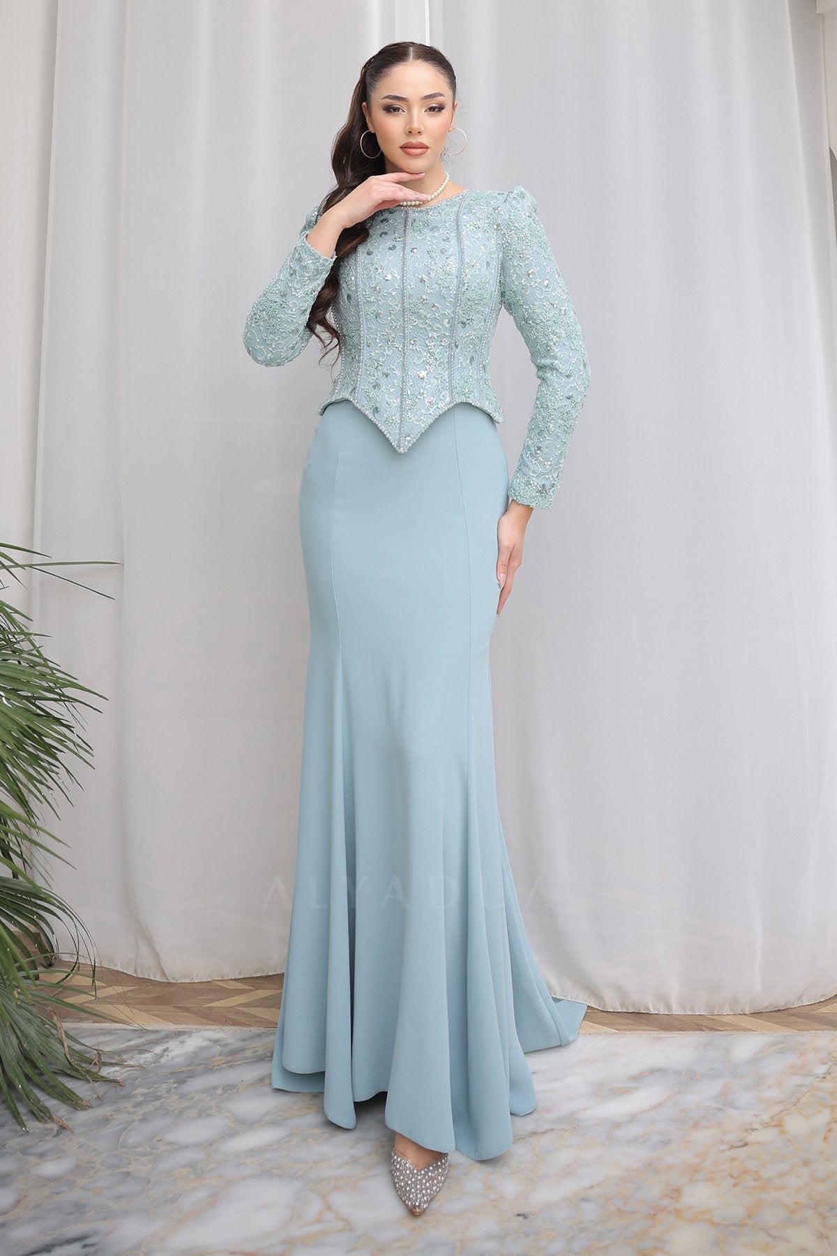 Tanya Abiye - RZTNY1504