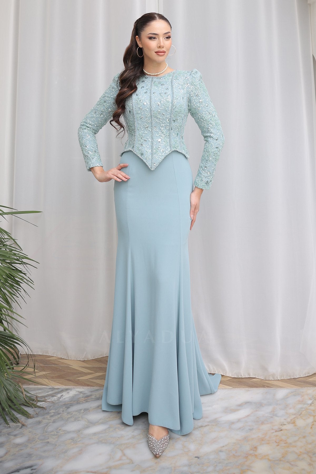 Tanya Abiye - RZTNY1504